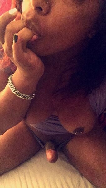 Nyla Rose Nakenläckor OnlyFans Foto 135