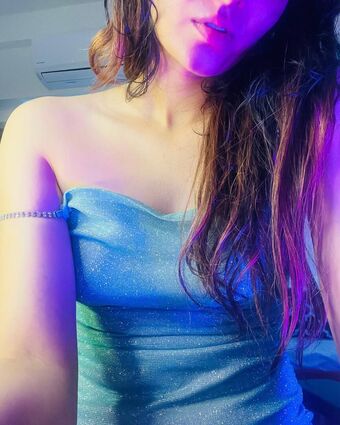 nylaahh Nakenläckor OnlyFans Foto 8