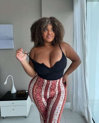 Nylagreen Nakenläckor OnlyFans Foto 3