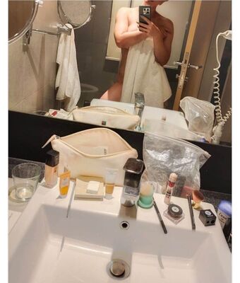 Olly Esse Nakenläckor OnlyFans Foto 17
