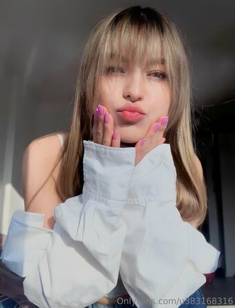 olyakoss Nakenläckor OnlyFans Foto 1