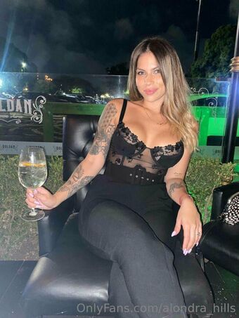 omalia Nakenläckor OnlyFans Foto 2