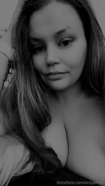 onlyamy1 Nakenläckor OnlyFans Foto 15