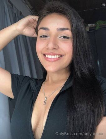 onlyanaxx