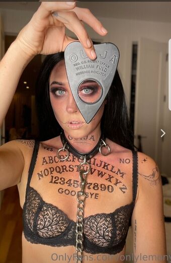 OnlyLemony Nakenläckor OnlyFans Foto 1