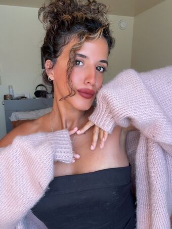 Oshi.az Nakenläckor OnlyFans Foto 7