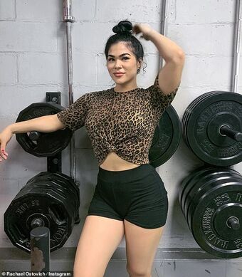 Ostovich Nakenläckor OnlyFans Foto 21