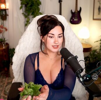 PalmBee Nakenläckor OnlyFans Foto 14