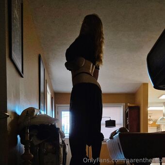 Parenthesisx Nakenläckor OnlyFans Foto 16