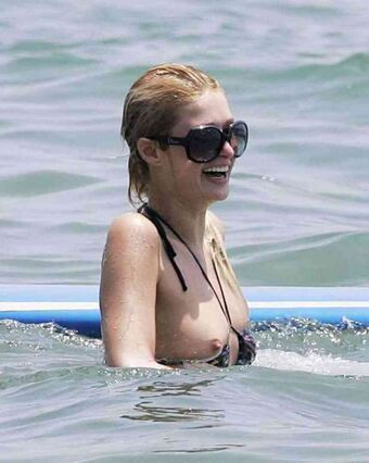 parishilton Nakenläckor OnlyFans Foto 17