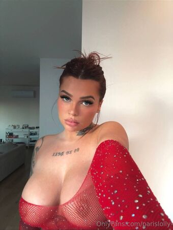 parislolly Nakenläckor OnlyFans Foto 4