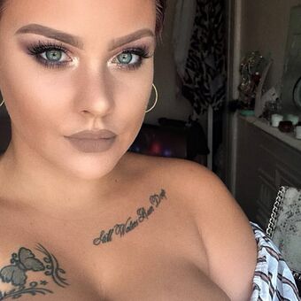 Peaches Nakenläckor OnlyFans Foto 4