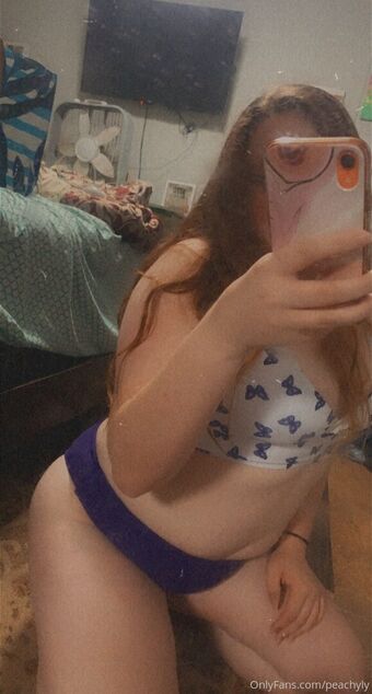 peachyly Nakenläckor OnlyFans Foto 7