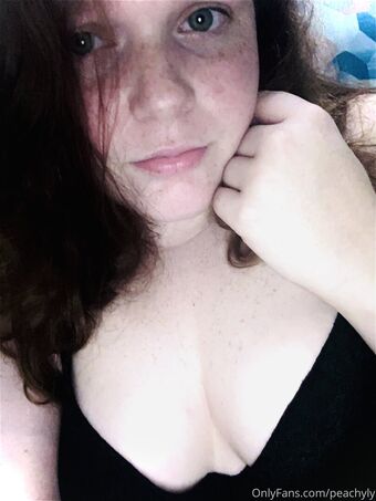 peachyly Nakenläckor OnlyFans Foto 14