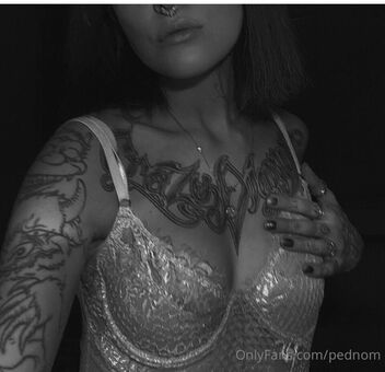 Pednom Nakenläckor OnlyFans Foto 8