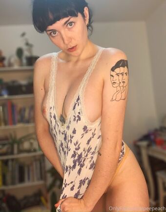 peepeach Nakenläckor OnlyFans Foto 6