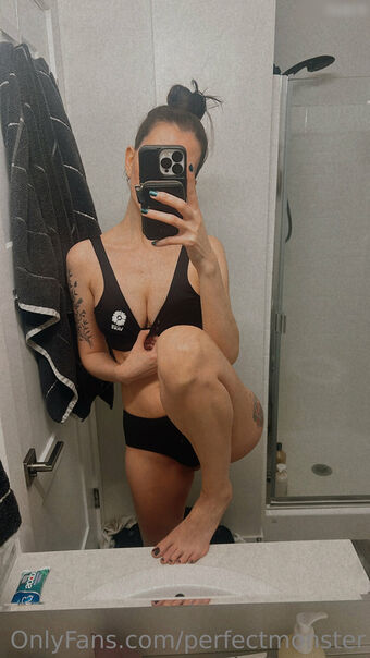 PerfectMonsterr Nakenläckor OnlyFans Foto 56