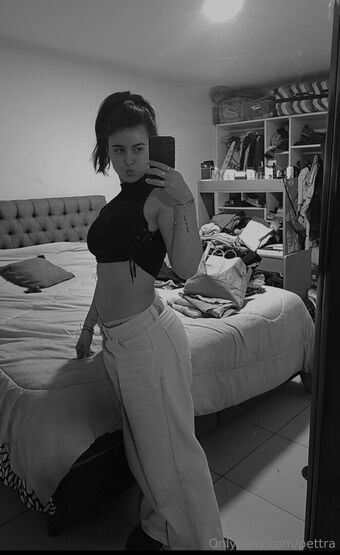 pettra Nakenläckor OnlyFans Foto 12