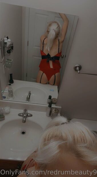 phantomqueen101 Nakenläckor OnlyFans Foto 19