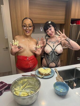 Pixiecxm Nakenläckor OnlyFans Foto 24