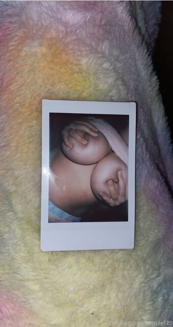 PixiePie123 Nakenläckor OnlyFans Foto 20