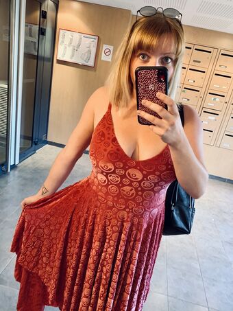 Playher_ Nakenläckor OnlyFans Foto 1