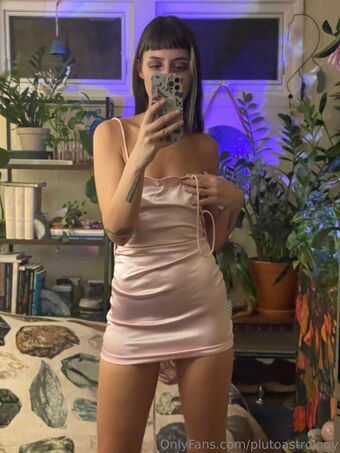 plutoastrology Nakenläckor OnlyFans Foto 27