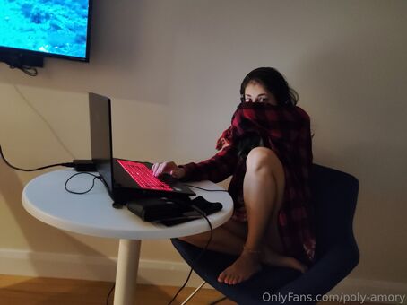 poly-amory Nakenläckor OnlyFans Foto 25
