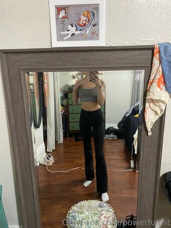 powerfulclit Nakenläckor OnlyFans Foto 18