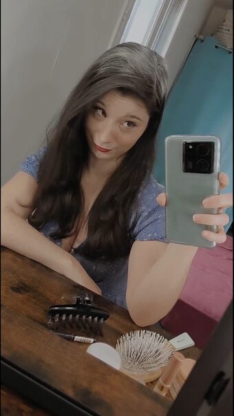 Pressea Nakenläckor OnlyFans Foto 2