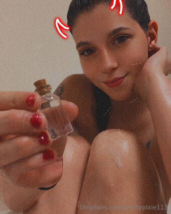 prettypixie113 Nakenläckor OnlyFans Foto 37
