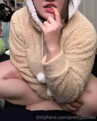 prettypulses Nakenläckor OnlyFans Foto 17