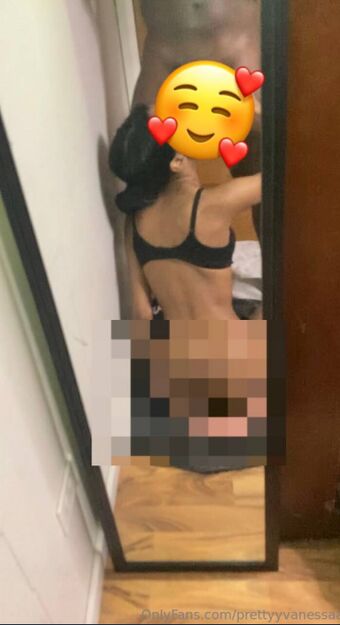 prettyvanesssa Nakenläckor OnlyFans Foto 4