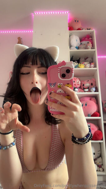 prettywhenpossessed Nakenläckor OnlyFans Foto 14