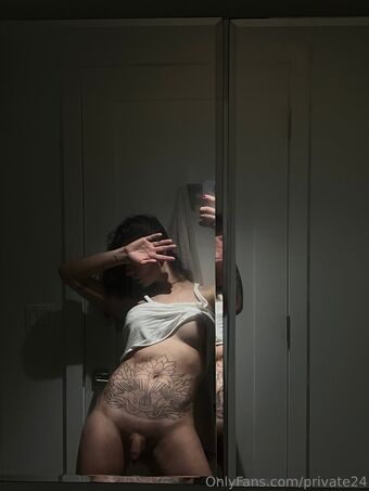 private24 Nakenläckor OnlyFans Foto 13