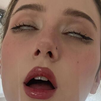 pumpur Nakenläckor OnlyFans Foto 6