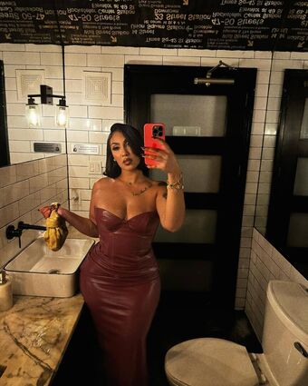 Queen Naija Nakenläckor OnlyFans Foto 8