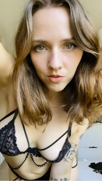 QueenArrow Nakenläckor OnlyFans Foto 9
