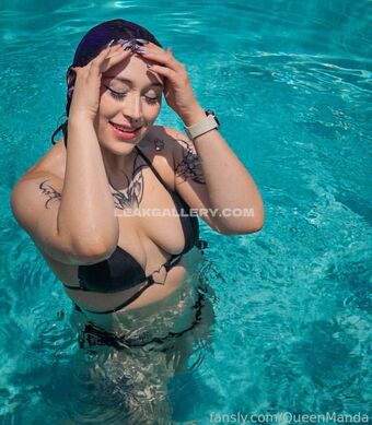 Queenmanda Nakenläckor OnlyFans Foto 1