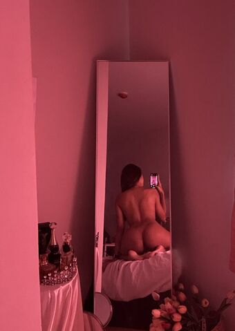 Queenprow Nakenläckor OnlyFans Foto 2