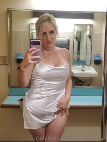 rainbowonya Nakenläckor OnlyFans Foto 5