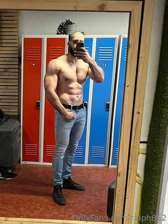 ralph852 Nakenläckor OnlyFans Foto 17