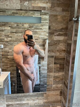 ralph852 Nakenläckor OnlyFans Foto 18