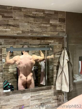 ralph852 Nakenläckor OnlyFans Foto 19