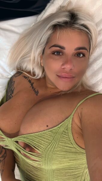 Raluval Nakenläckor OnlyFans Foto 7