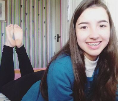 Rapha Feet Nakenläckor OnlyFans Foto 11