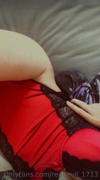 reddevil_1713 Nakenläckor OnlyFans Foto 16