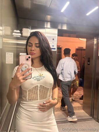 reisky Nakenläckor OnlyFans Foto 39