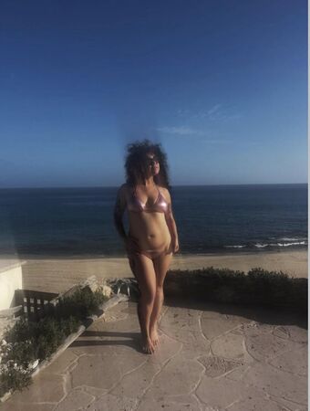 Remi-wolf Nakenläckor OnlyFans Foto 34