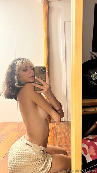 rexistonee Nakenläckor OnlyFans Foto 10
